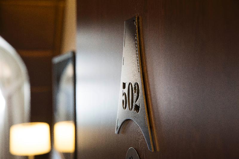 غرفة قياسية, Le M