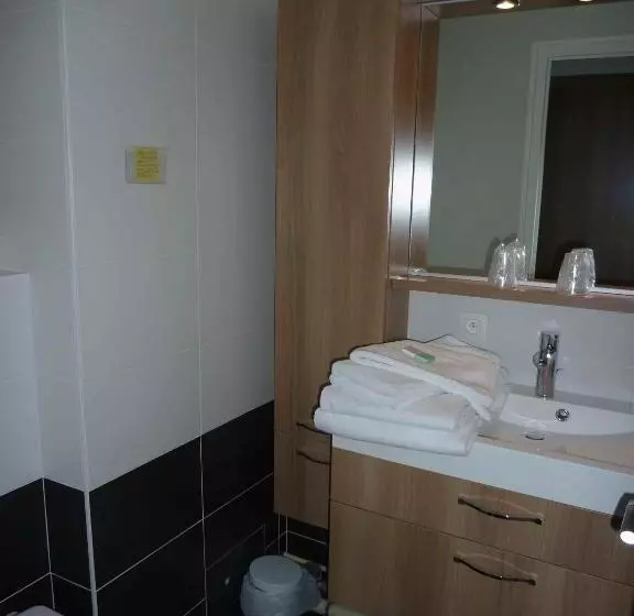 استودیوی استاندارد, Hôtel Rent