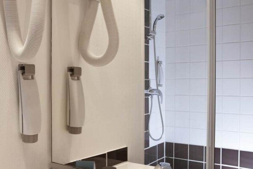 Standard Room Double Bed, Ibis Paris Porte De Montreuil