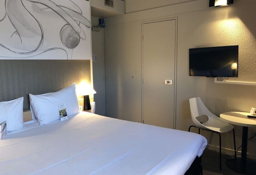 Standard Room Double Bed, Ibis Paris Porte De Montreuil