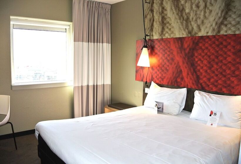 Standard Room Double Bed, Ibis Paris Porte De Montreuil