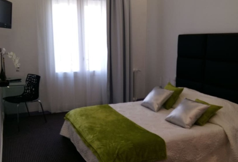 חדר סופריור, Le Capitole