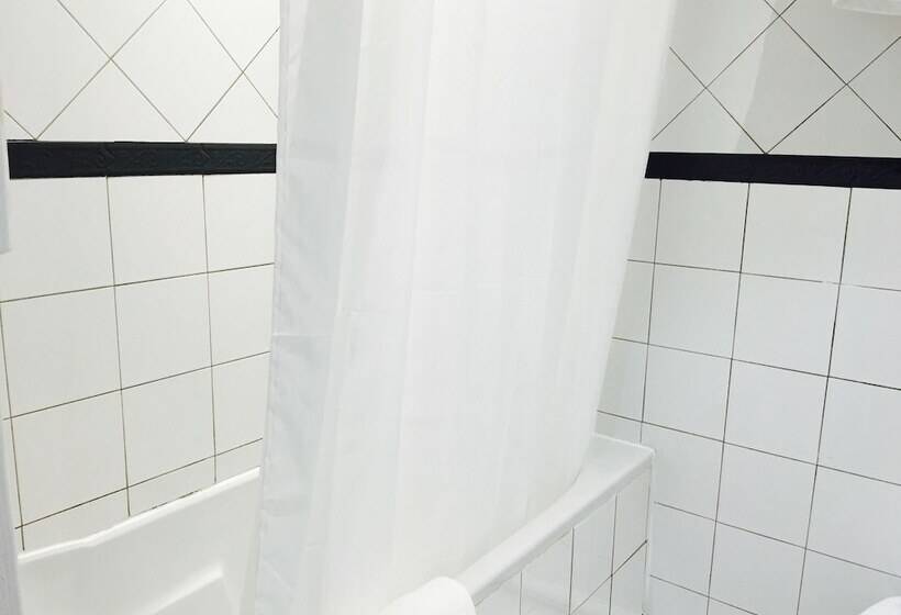 חדר סטנדרט לשלושה, Le Capitole