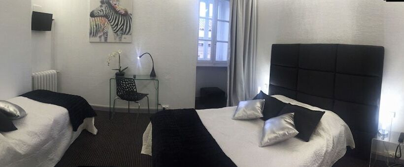 חדר סטנדרט לשלושה, Le Capitole