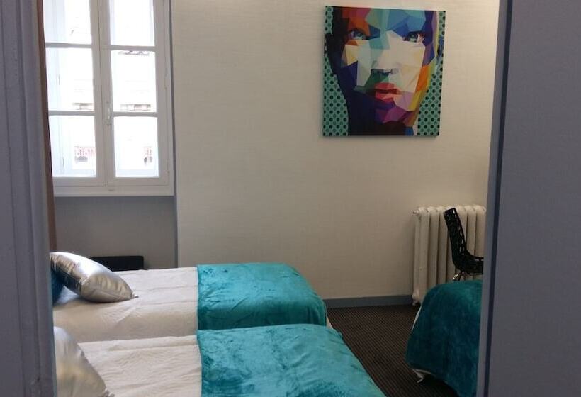 חדר סטנדרט לשלושה, Le Capitole