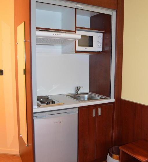 إستوديو قياسى, Logis Hotel Center