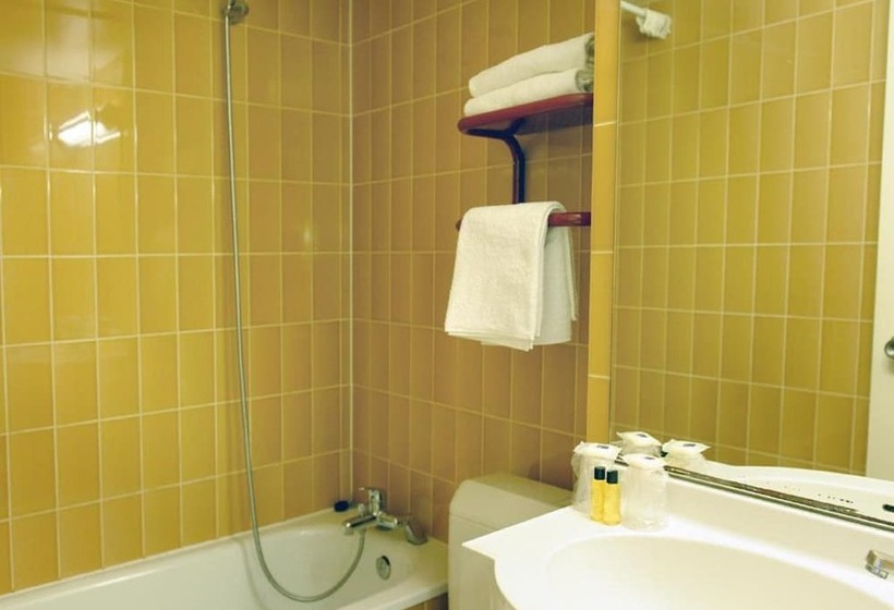 اتاق استاندارد یک نفره, New Hotel Saint Lazare