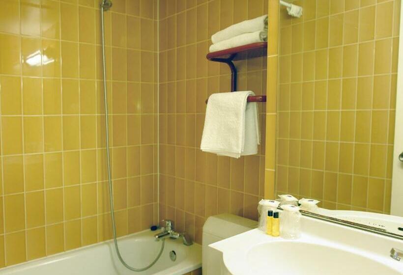 اتاق استاندارد, New Hotel Saint Lazare