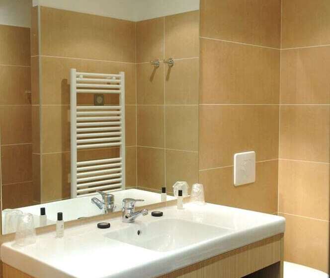 수피리어 룸, Red Fox