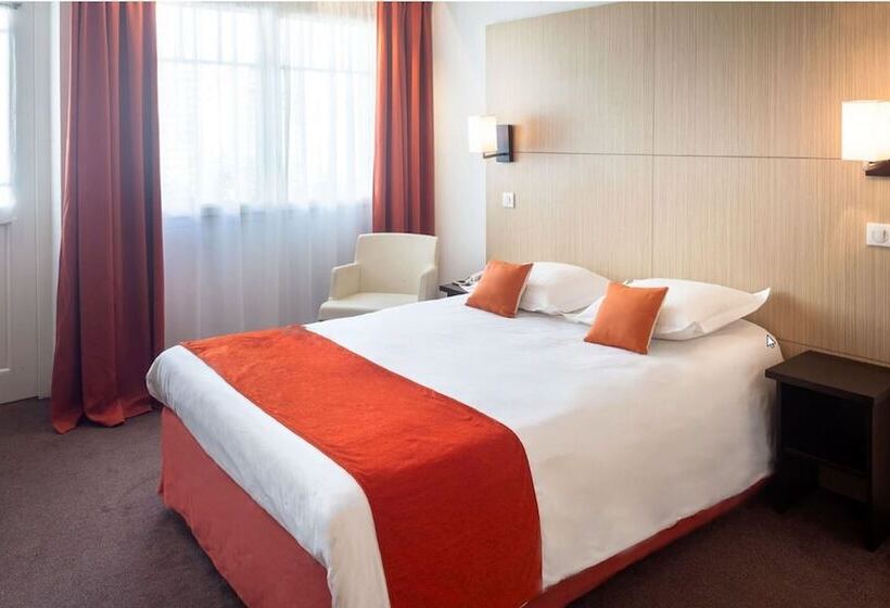 컴포트 룸, Red Fox