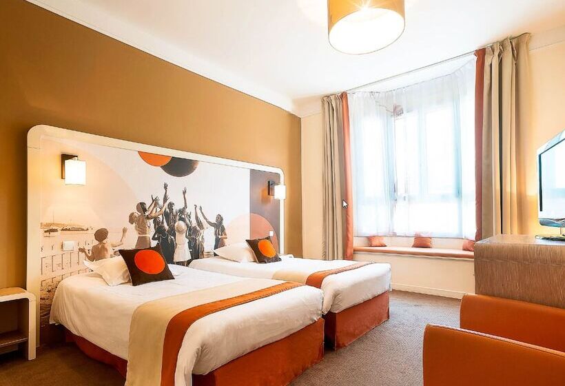 컴포트 룸, Red Fox