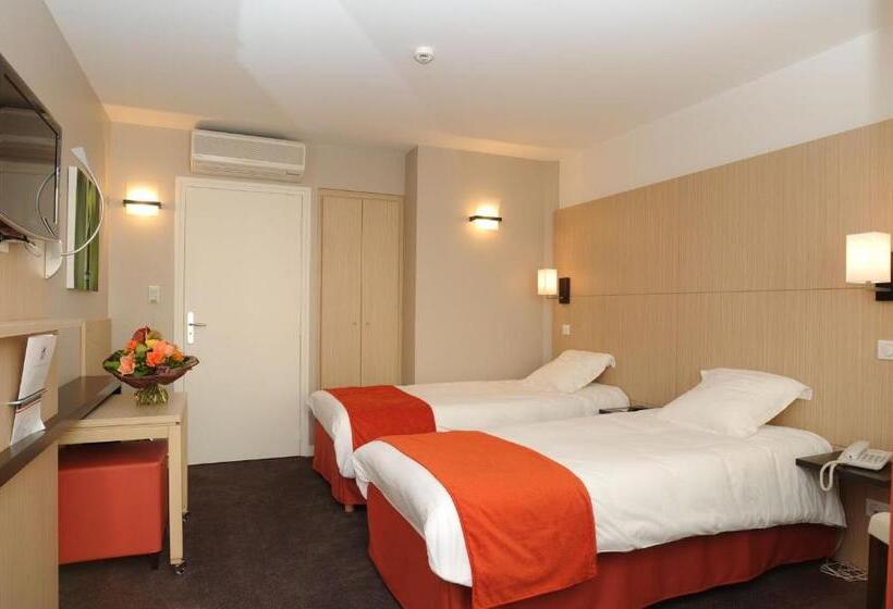 컴포트 룸, Red Fox