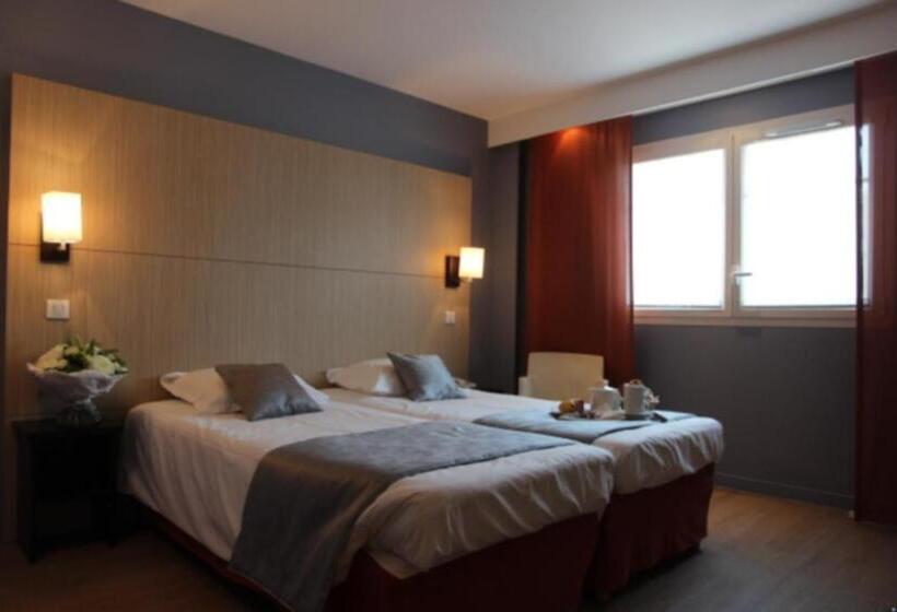 컴포트 룸, Red Fox