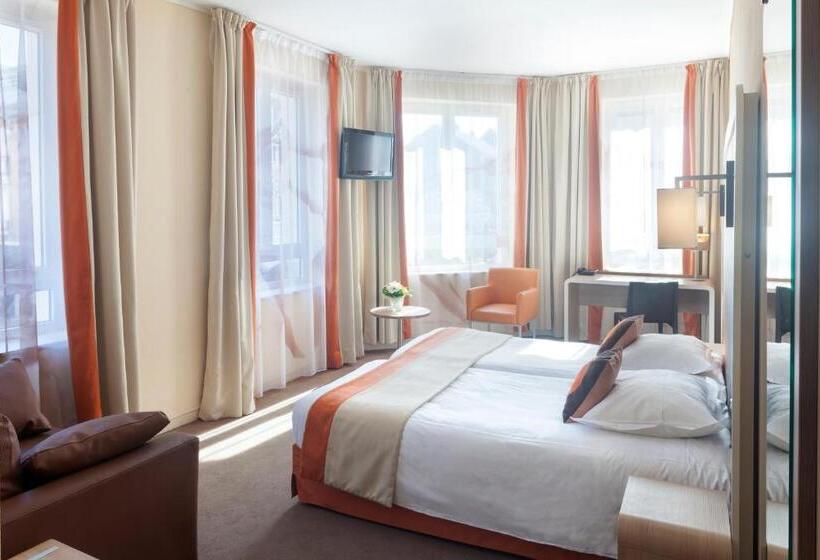 컴포트 트리플 룸, Red Fox