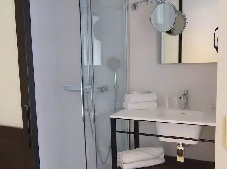 اتاق استاندارد سه نفره, The Originals Boutique, Hôtel La Chaussairie, Rennes Sud