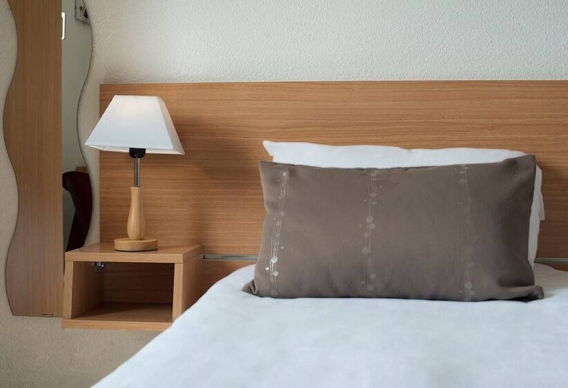 Номер Стандарт Трехместный, The Originals Boutique, Hôtel Neptune, Bercksurmer