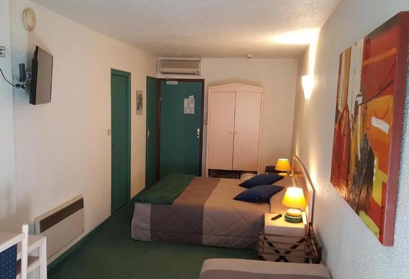 חדר סופריור לשלושה, Hôtel De Genève Et Restaurant , Faverges Seythenex