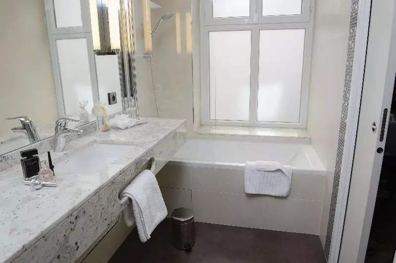 キングサイズベッドのジュニアスイート, Best Western Plus Hotel Sydney Opera