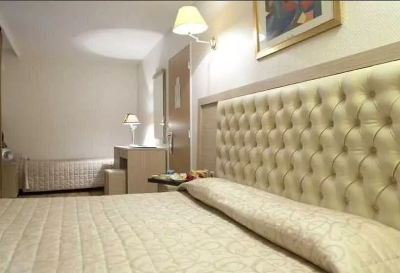 スタンダードトリプルルーム, Hôtel Lebron