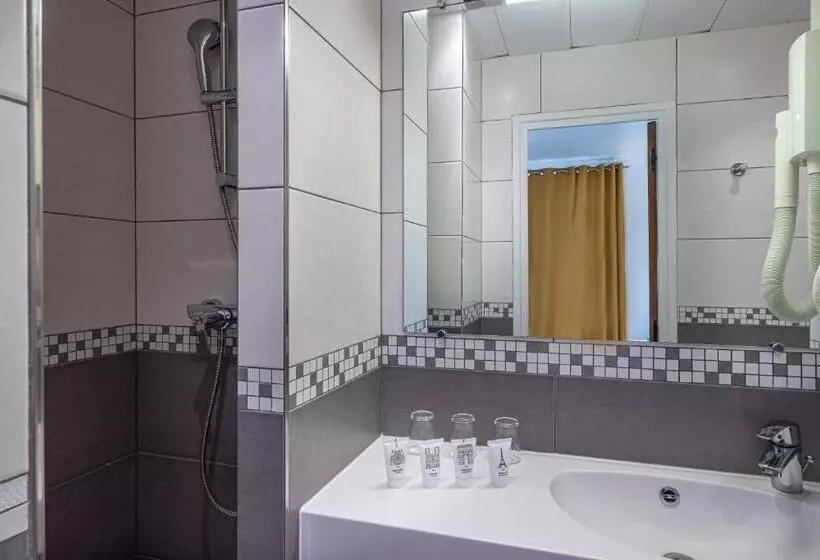 Quarto Triplo Estandar, Marena