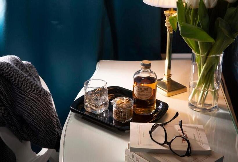 デラックストリプルルーム, Odeon