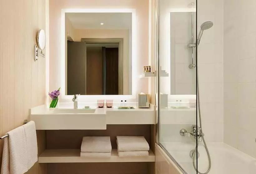Deluxe Room, Renaissance Paris La Defense