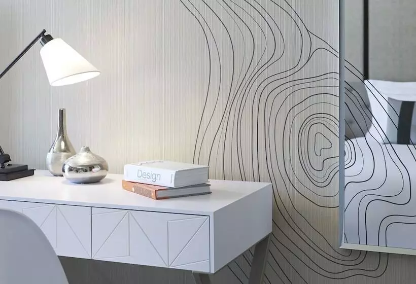 Deluxe Room, Renaissance Paris La Defense