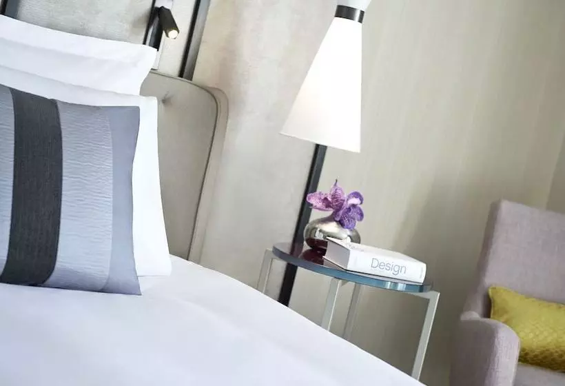 Deluxe Room, Renaissance Paris La Defense