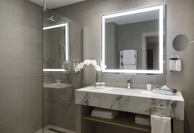 Premium Suite, Warwick Reine Astrid  Lyon