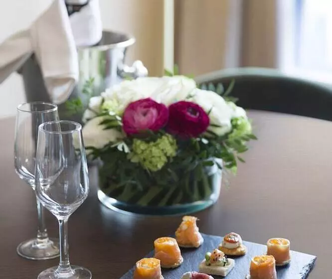 Prestige Suite, Warwick Reine Astrid  Lyon