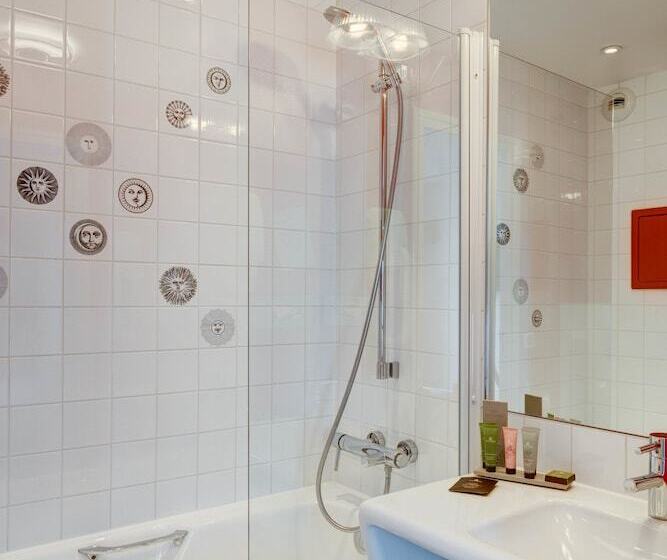 スタンダードルーム, Joyce Astotel