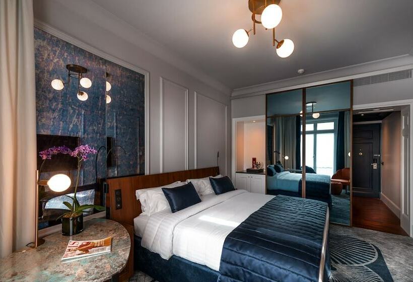 クイーンサイズベッドのスタンダードルーム, M Social Hotel Paris Opera