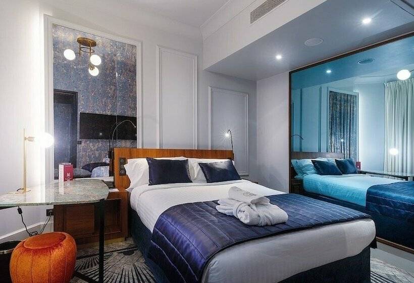 クイーンサイズベッドのスタンダードルーム, M Social Hotel Paris Opera