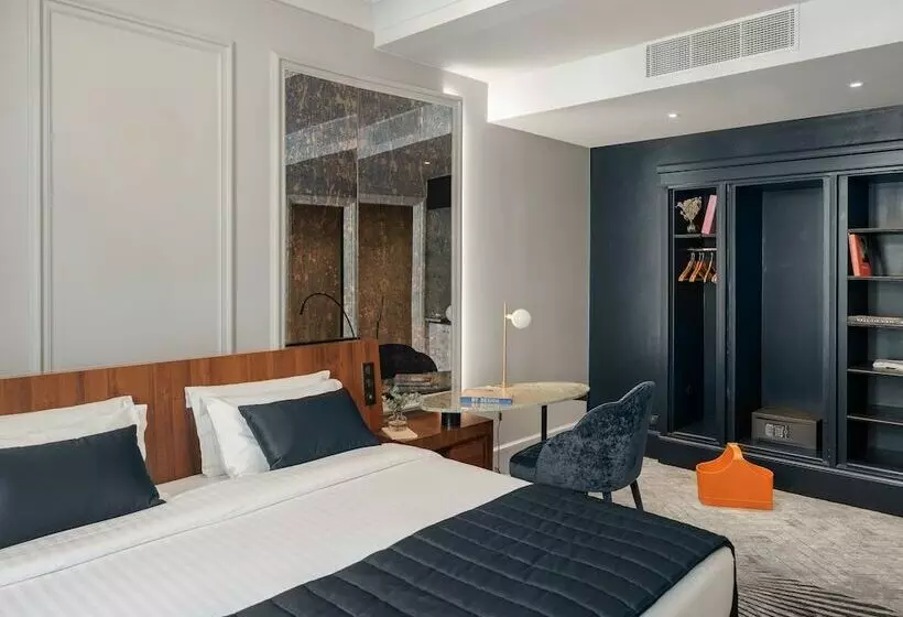 クイーンサイズベッドのスタンダードルーム, M Social Hotel Paris Opera