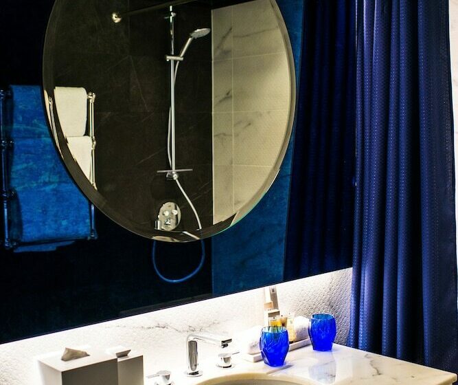 クイーンサイズベッドのスタンダードルーム, M Social Hotel Paris Opera