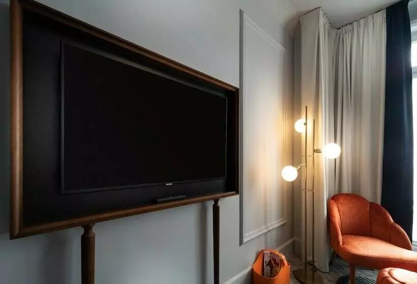 クイーンサイズベッドのスタンダードルーム, M Social Hotel Paris Opera