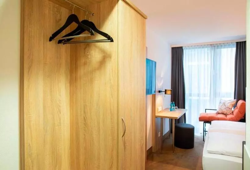 Bisneshuone, Achat Hotel Stuttgart Airport Messe