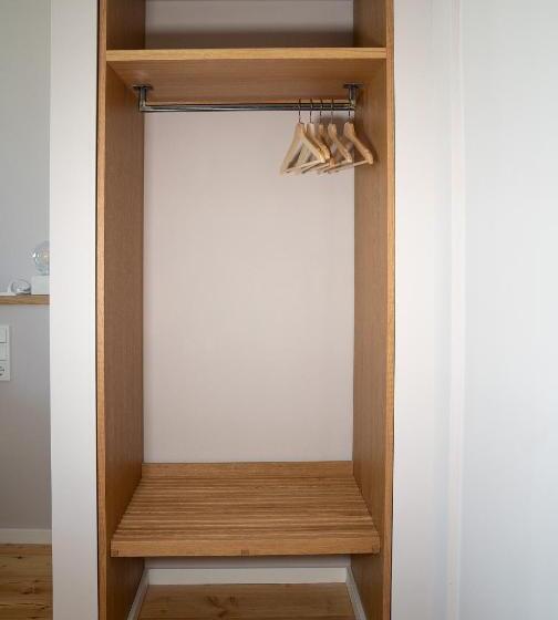 חדר קלאסי, Alexander