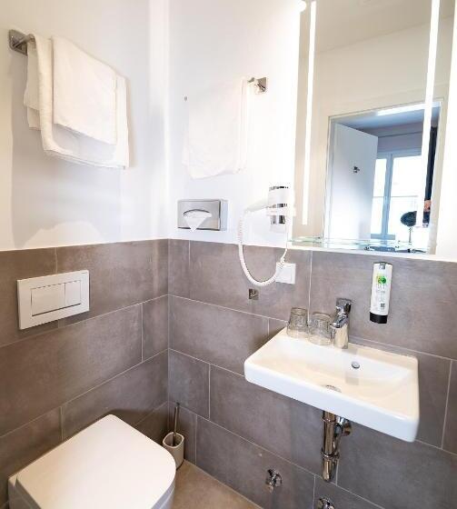 חדר קלאסי, Alexander