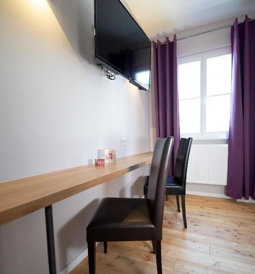 חדר קלאסי, Alexander