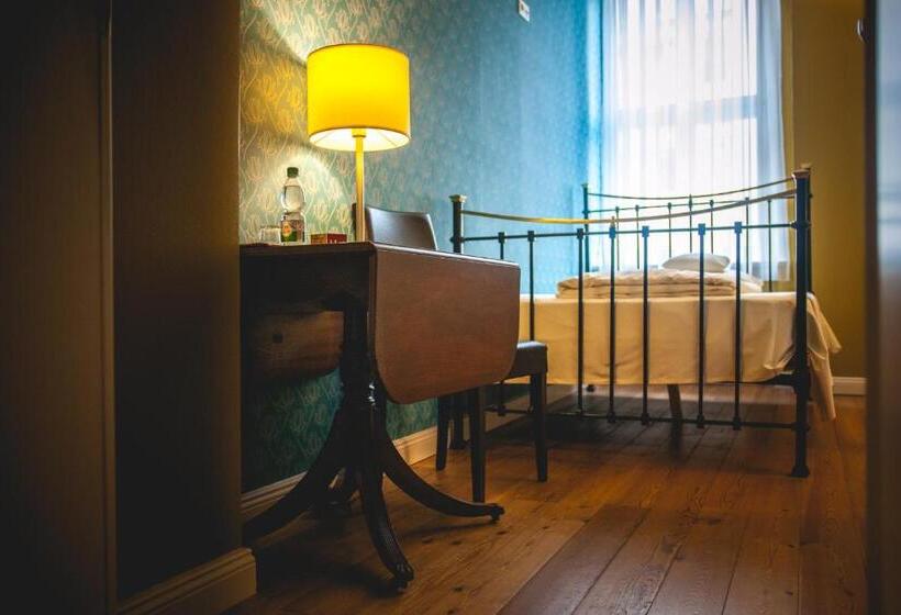 חדר קומפורט יחיד, Alexander