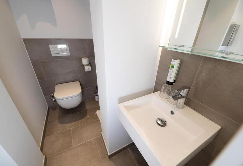 חדר סטנדרט, Alexander