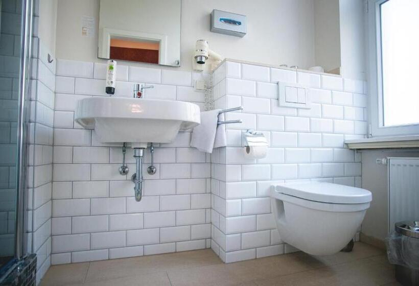 חדר יחיד קלאסי, Alexander