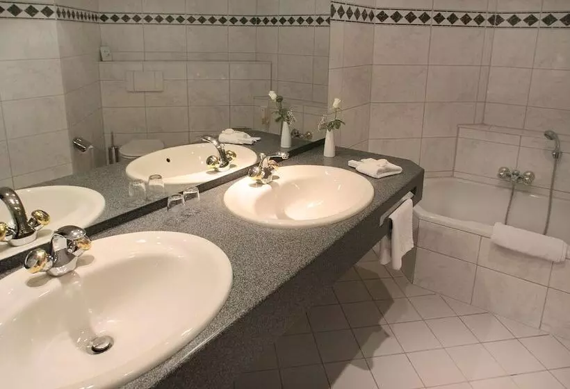 اتاق خانوادگی, Best Western Hotel Schmoeker Hof