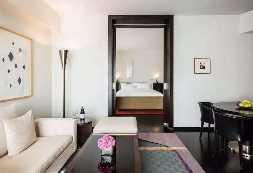 Suite, Grand Hyatt Berlin