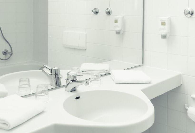 Номер Стандарт Двуспальная Кровать, Stuttgart Sindelfingen City By Tulip Inn