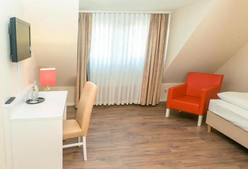 스탠다드 룸 더블 침대, Stuttgart Sindelfingen City By Tulip Inn