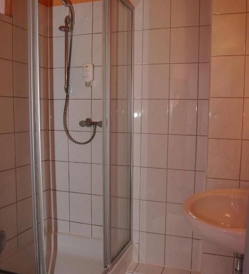 غرفة قياسية فردية, Carlton