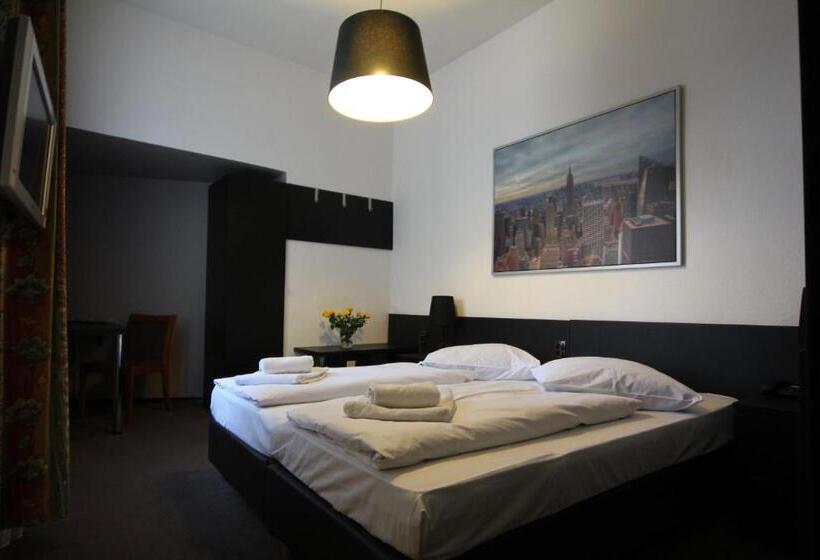 غرفة قياسية, Carlton