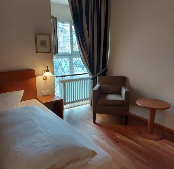 اتاق استاندارد یک نفره, Kaiserhof Am Dom